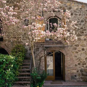 https://la-magnolia-greve-in-chianti.it-tuscanyhotel.com